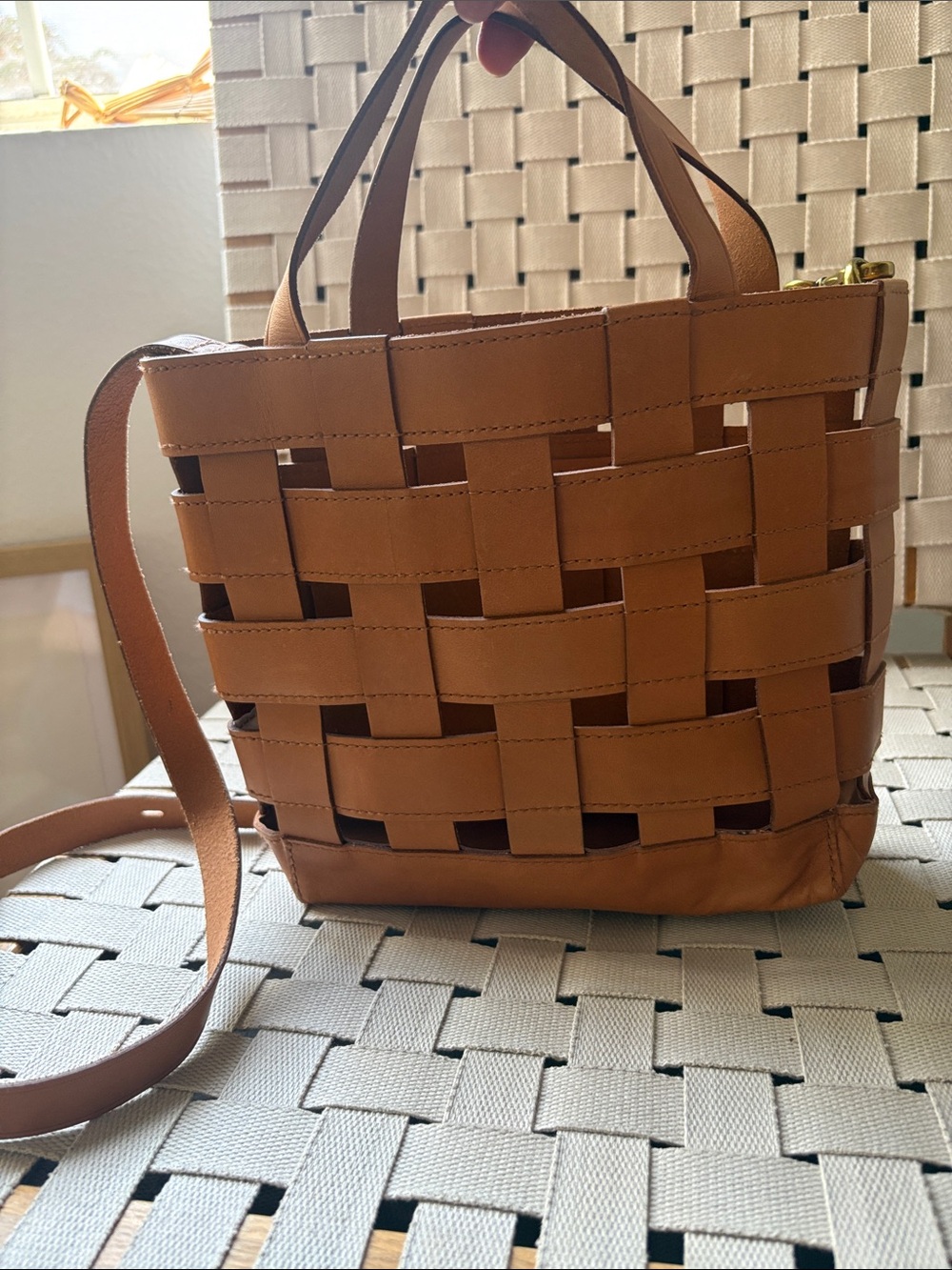 Madewell Basket weave Crossbody Tote in English Saddle Women’s - Picture 4 of 7